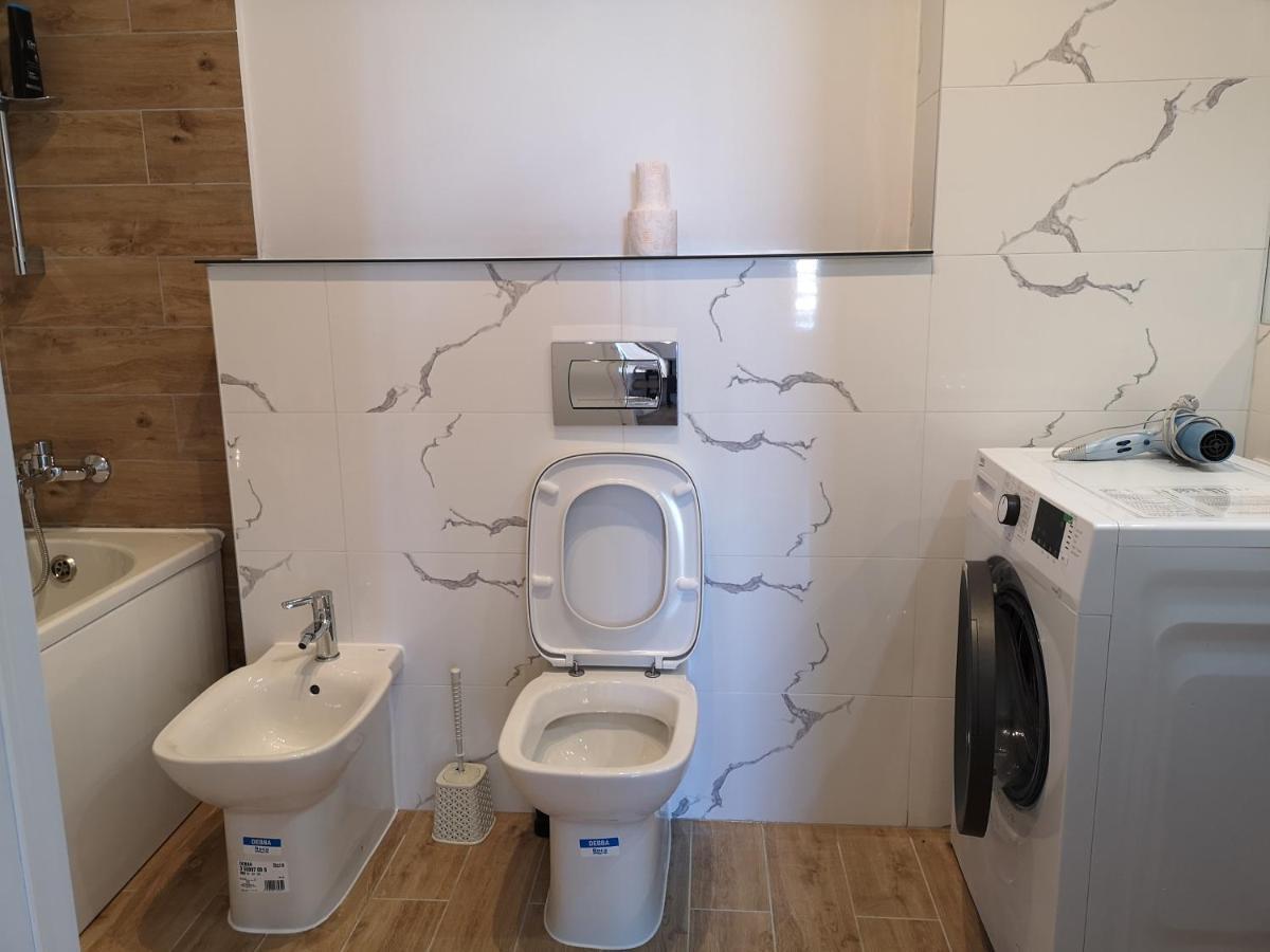 Ared-Atrium Mall Chrysflatty3 Premium Apartment 60Mp Арад Екстериор снимка