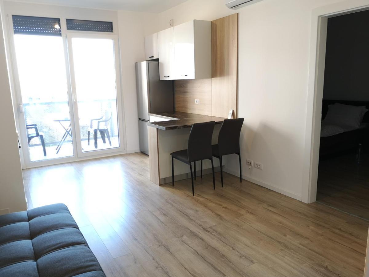 Ared-Atrium Mall Chrysflatty3 Premium Apartment 60Mp Арад Екстериор снимка